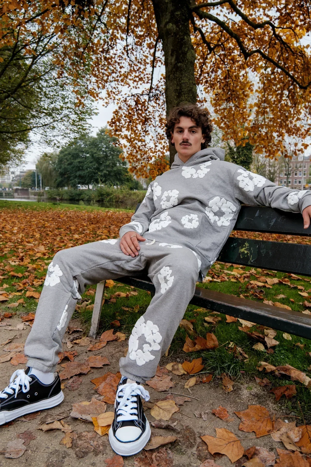 FLOWER SWEATPANTS GREY - Image 3