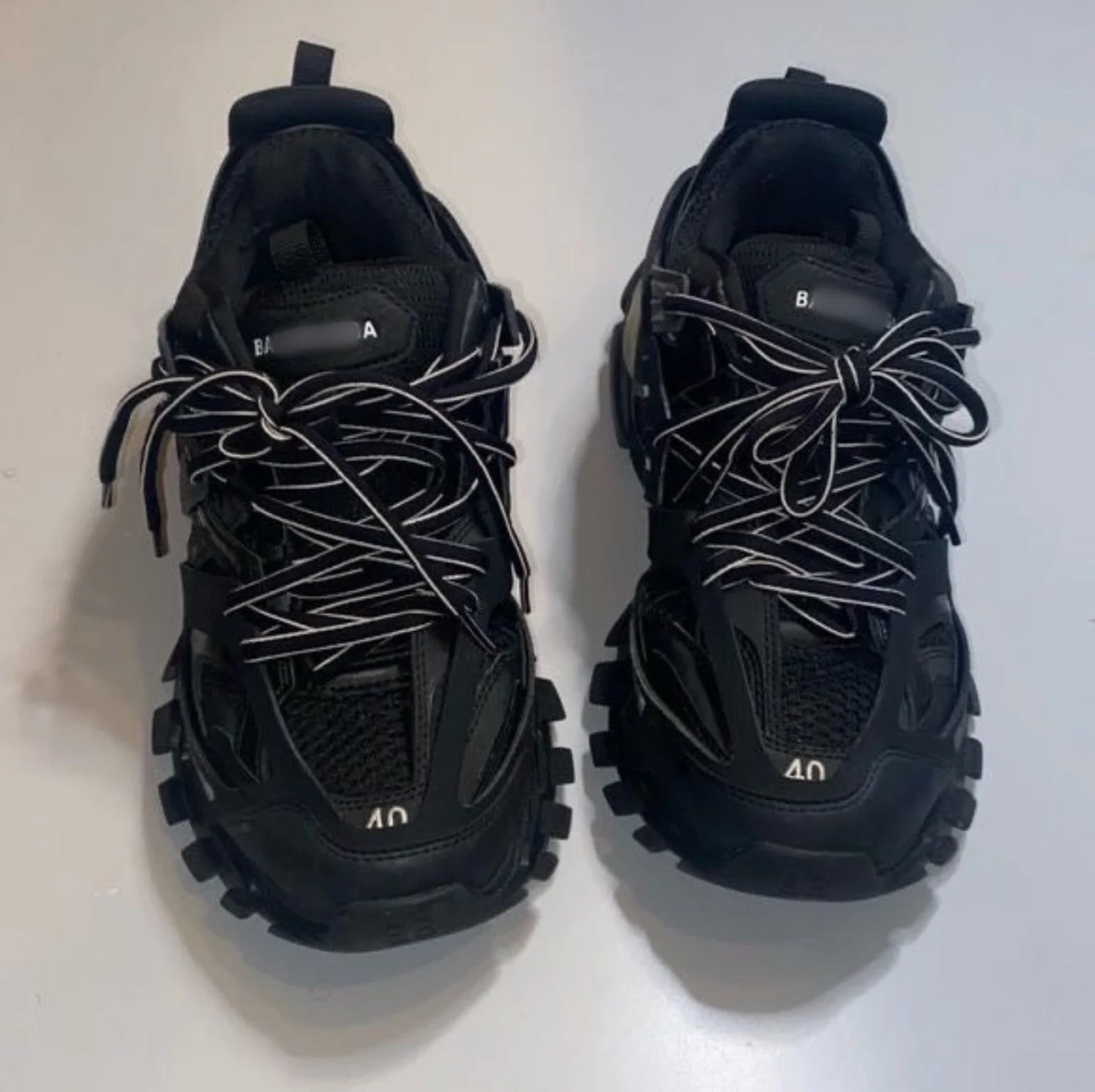 Tracks Black sneakers